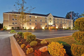 Гостиница Candlewood Suites Bowling Green, an IHG Hotel  Бовлинг Грин